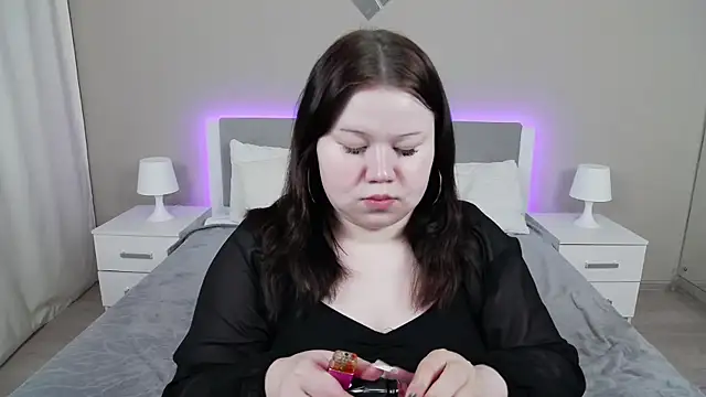 Snapshot of EvaNova_ chatting on November 18, 2025, 4:28 am EvaNova online show from November 18, 2025, 4:28 am