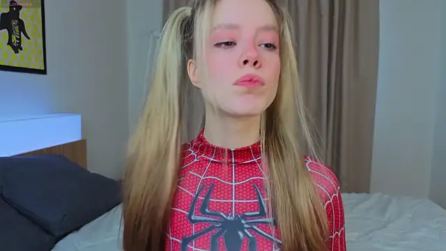 TiffinyMergist online show from March 11, 2026, 5:35 am