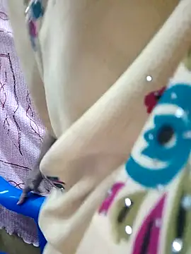 Snapshot of Honeya96 chatting on November 30, 2025, 5:55 am Honeya96 online show from November 30, 2025, 5:55 am