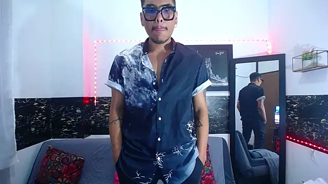 Snapshot of LatinWolfBoy chatting on November 16, 2025, 3:12 am LatinWolfBoy online show from November 16, 2025, 3:12 am