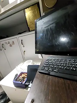 Saddamzaid1985 online show from April 25, 2026, 1:41 pm