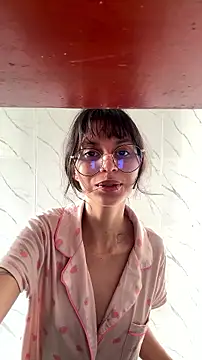 Tamara Aluna  online show from August 6, 2026, 2:19 pm