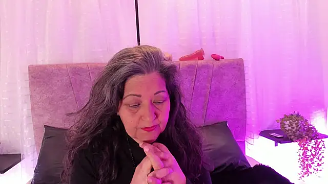 Victoriaa Anderson online show from April 27, 2026, 2:04 pm