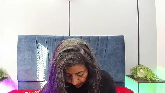 Victoriaa Anderson online show from July 10, 2026, 12:52 pm