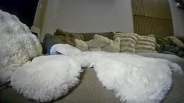 lorenarowena online show from March 4, 2026, 11:55 pm