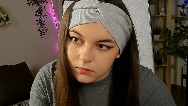 FrancescaCavaliere online show from November 25, 2025, 9:09 am