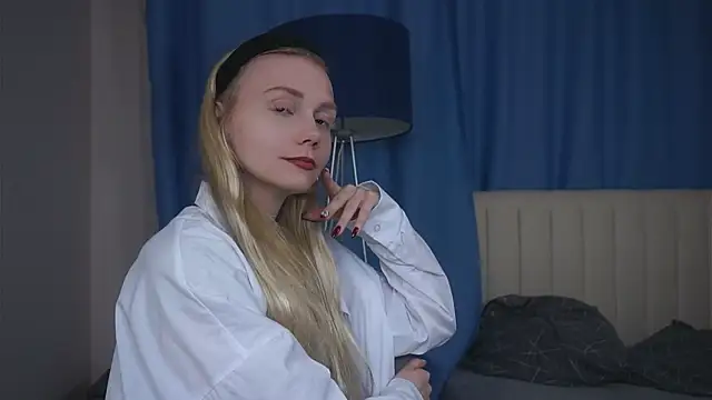 Snapshot of UnDesiga chatting on November 16, 2025, 5:40 pm UnDesiga online show from November 16, 2025, 5:40 pm