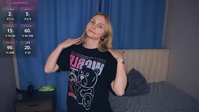 Snapshot of UnDesiga chatting on November 29, 2025, 5:38 pm UnDesiga online show from November 29, 2025, 5:38 pm