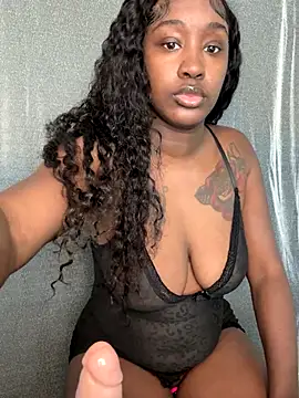 ToyaThick online show from November 20, 2025, 5:23 pm