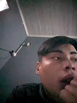 Snapshot of yoelparadodel69 chatting on November 10, 2025, 4:33 am yoelparadodel69 online show from November 10, 2025, 4:33 am