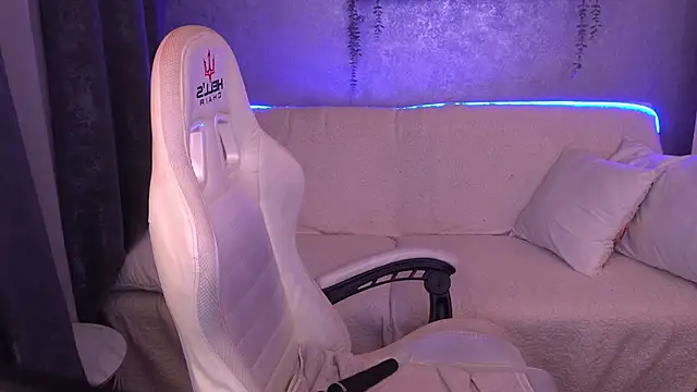 Snapshot of CarolinaaFoxyyy chatting on November 13, 2025, 3:55 pm CarolinaaFoxyyy online show from November 13, 2025, 3:55 pm