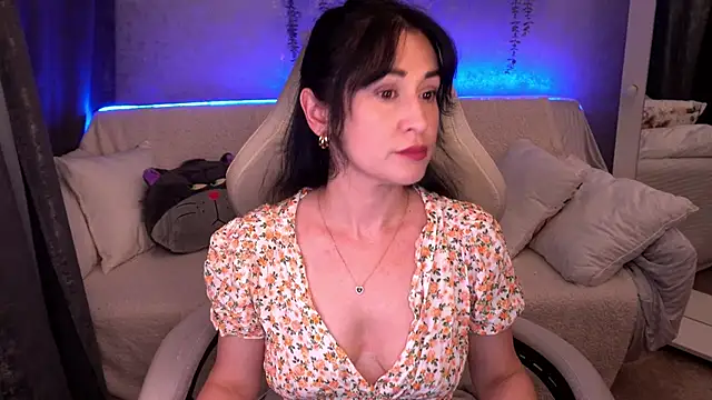 Snapshot of CarolinaaFoxyyy chatting on November 27, 2025, 1:35 pm CarolinaaFoxyyy online show from November 27, 2025, 1:35 pm