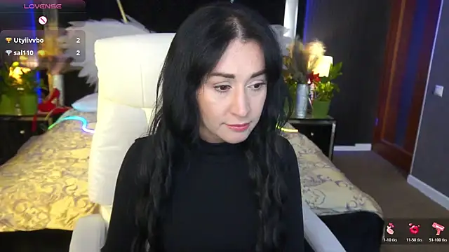 CarolinaaFoxyyy online show from April 12, 2026, 5:23 am