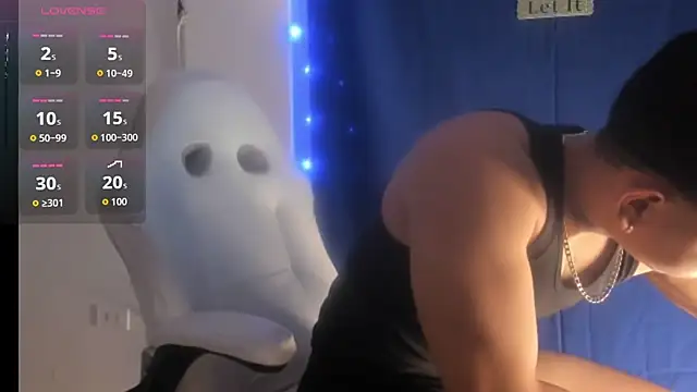 Snapshot of grey_jackson chatting on December 17, 2025, 1:39 pm grey jackson online show from December 17, 2025, 1:39 pm