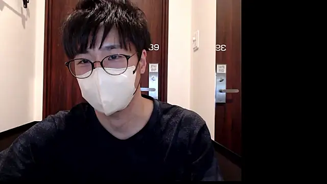 Snapshot of yuu-to-desu chatting on February 1, 2026, 4:55 am yuu-to-desu online show from February 1, 2026, 4:55 am