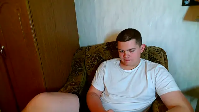 CuteButNaughty  online show from December 2, 2025, 6:14 pm