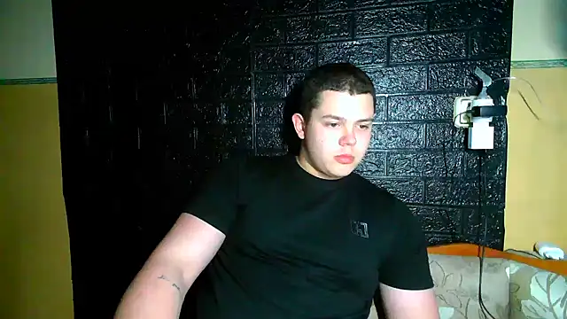 CuteButNaughty  online show from January 5, 2026, 9:29 pm