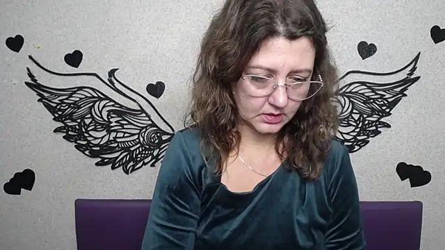 RoseHille online show from November 27, 2025, 3:36 pm