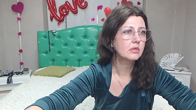 RoseHille online show from April 28, 2026, 5:07 pm