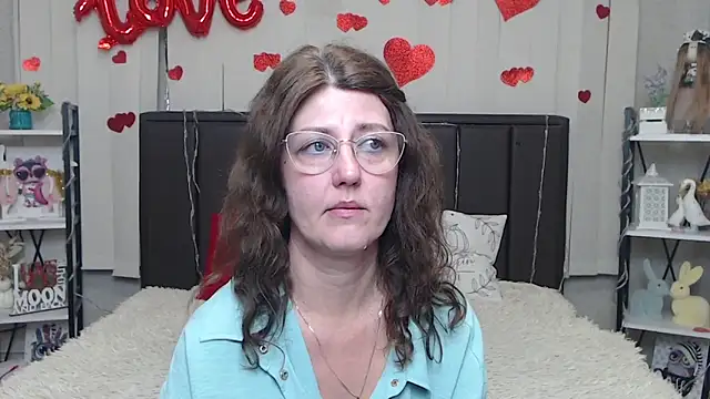 Snapshot of RoseHille chatting on May 28, 2026, 5:21 pm RoseHille online show from May 28, 2026, 5:21 pm