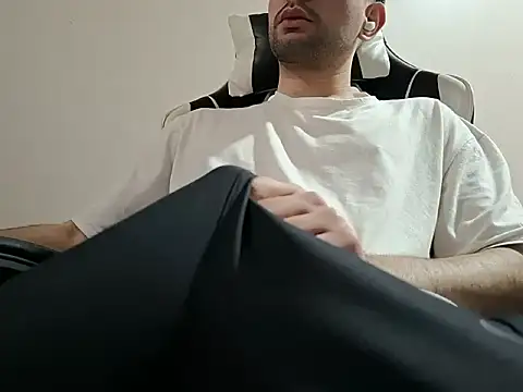 charli barr online show from November 10, 2025, 1:54 pm