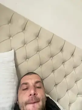 Kinkycouple142 online show from March 6, 2026, 2:35 pm