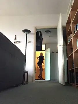 simone xdressing online show from January 5, 2025, 9:59 am