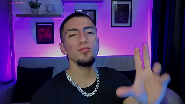 Snapshot of AresMassimoX chatting on November 13, 2025, 3:16 am AresMassimoX online show from November 13, 2025, 3:16 am