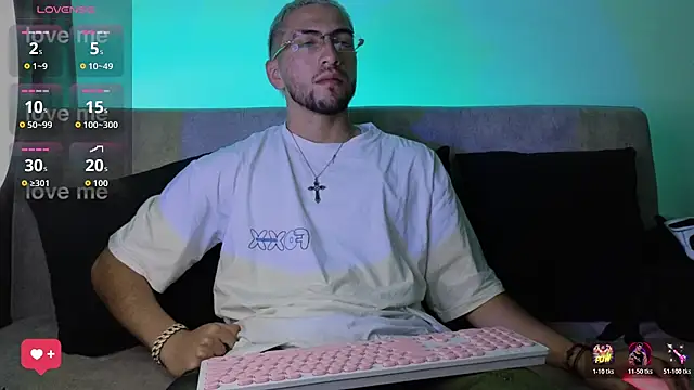 AresMassimoX online show from July 25, 2026, 11:46 pm