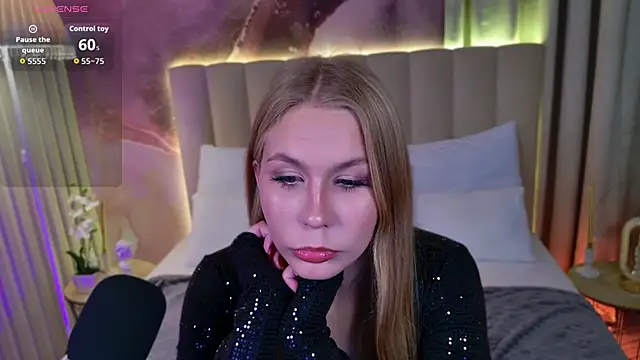 Snapshot of Rosa_Evans chatting on November 16, 2025, 6:35 pm Rosa Evans online show from November 16, 2025, 6:35 pm