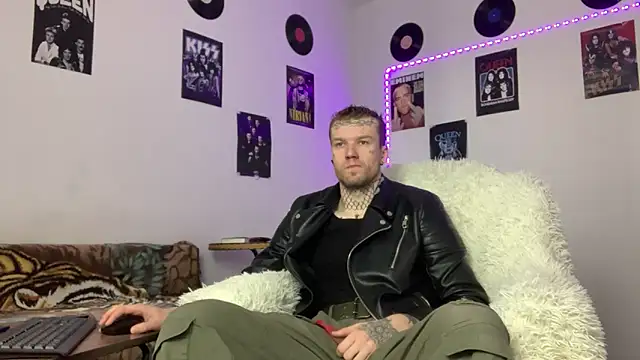 Huntall77 online show from March 13, 2026, 4:41 am