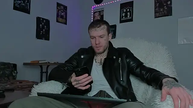 Huntall77 online show from March 17, 2026, 6:39 am