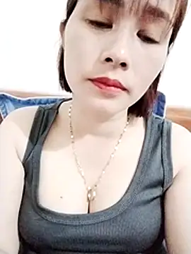 Swan-white123 online show from December 17, 2025, 3:40 pm