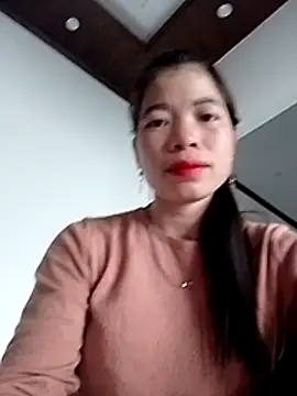 Nhi-2k online show from November 13, 2025, 12:31 am