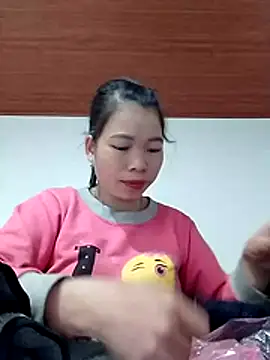 Snapshot of Nhi-2k chatting on November 30, 2025, 1:20 am Nhi-2k online show from November 30, 2025, 1:20 am