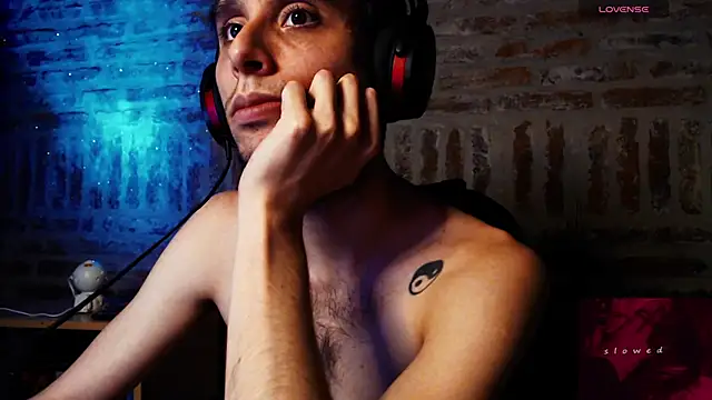 CaramelToy online show from March 3, 2026, 4:07 am