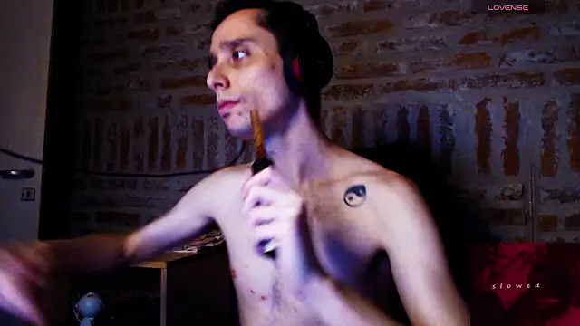 CaramelToy online show from March 5, 2026, 9:44 pm