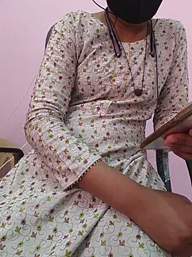 Iamyourdarling online show from December 18, 2025, 5:46 am