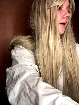 Snapshot of Scarlett_Shadow chatting on November 15, 2025, 7:21 pm Scarlett Shadow online show from November 15, 2025, 7:21 pm