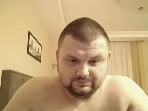 Snapshot of cyrex_monster chatting on April 5, 2026, 6:49 pm cyrex monster online show from April 5, 2026, 6:49 pm