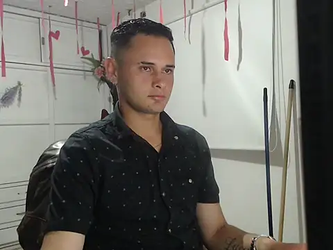 Snapshot of taurosex2025 chatting on November 16, 2025, 2:17 am taurosex2025 online show from November 16, 2025, 2:17 am