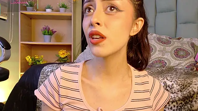 DahliaVex  online show from April 25, 2026, 1:41 pm
