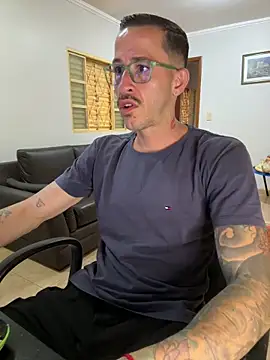 Lucasjandre online show from April 9, 2026, 8:03 pm
