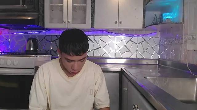 Snapshot of Aaron_foxx1 chatting on December 5, 2025, 11:52 am Aaron foxx1 online show from December 5, 2025, 11:52 am