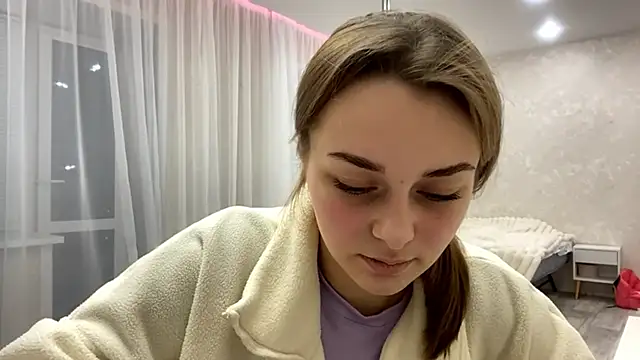 GeralynChiszar online show from March 6, 2026, 7:10 pm