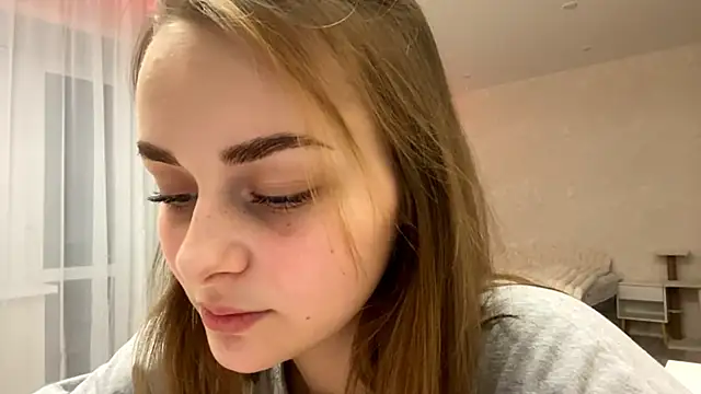 GeralynChiszar online show from March 12, 2026, 8:04 pm