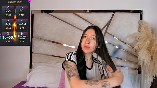 Snapshot of venusmorgan_ chatting on November 30, 2025, 2:10 pm venusmorgan online show from November 30, 2025, 2:10 pm