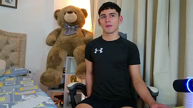 estebanperez 26 online show from July 18, 2026, 1:37 pm
