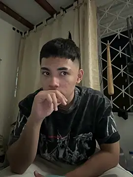 Snapshot of Santiagooo1233 chatting on February 15, 2026, 12:07 am Santiagooo1233 online show from February 15, 2026, 12:07 am