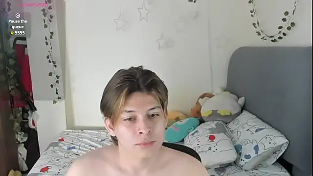 Snapshot of Felix_kitty chatting on November 21, 2025, 8:18 pm Felix kitty online show from November 21, 2025, 8:18 pm